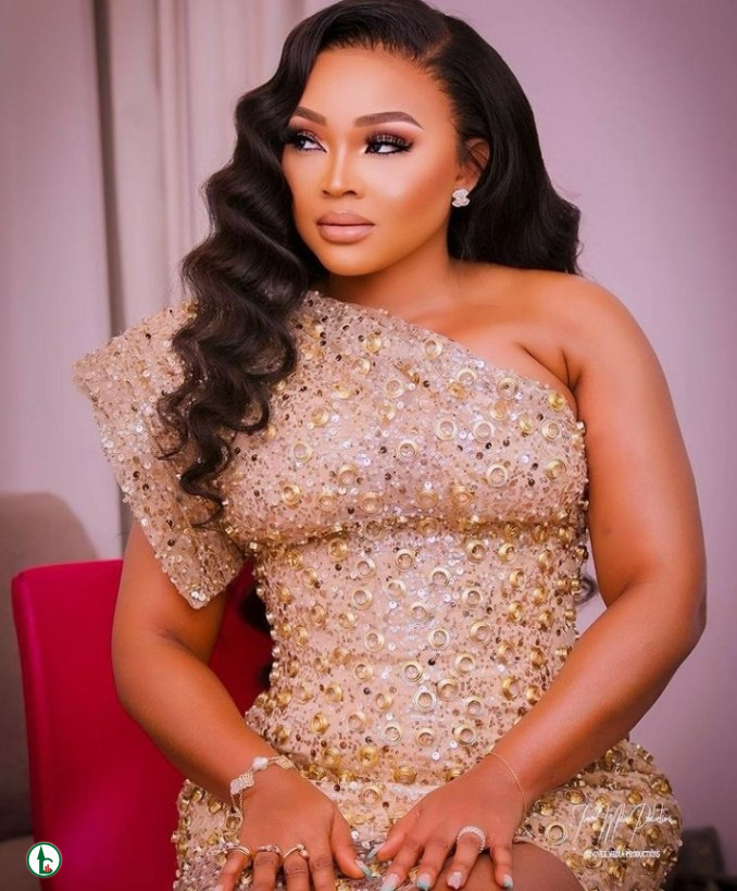 Mercy Aigbe shows off her hair cutting skills with hubby’s head